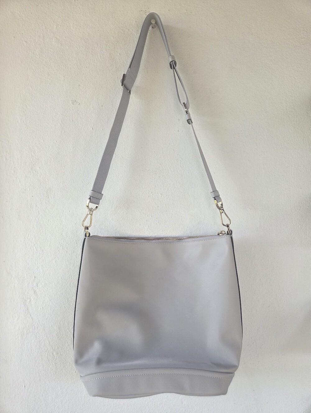 Kate Spade Chelsea Nylon Duffle Bag in Platinum Gray - Picture 3 of 5